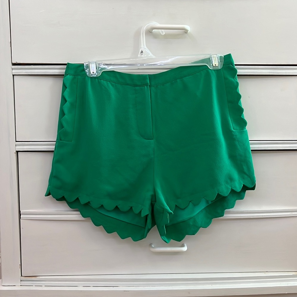 green scallop shorts!!
